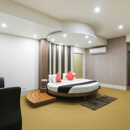 Apple Residency Hotel Pātan Eksteriør billede