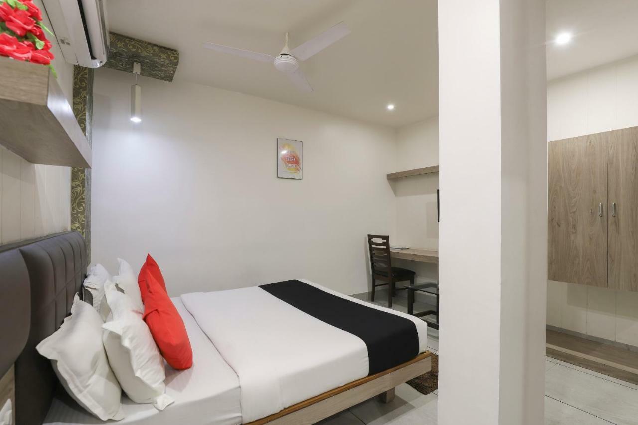 Apple Residency Hotel Pātan Eksteriør billede